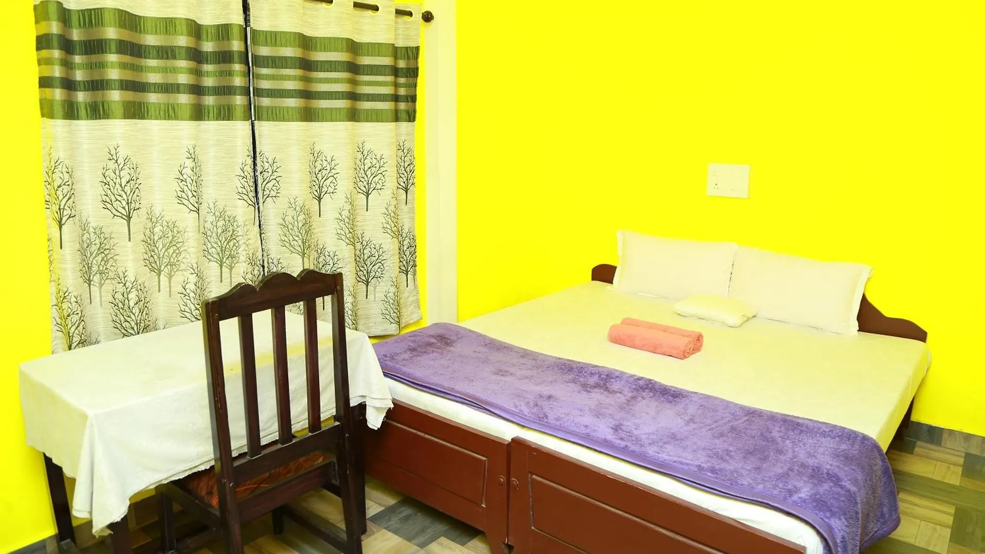 Dean Dale Cottages تيكَدِيْ