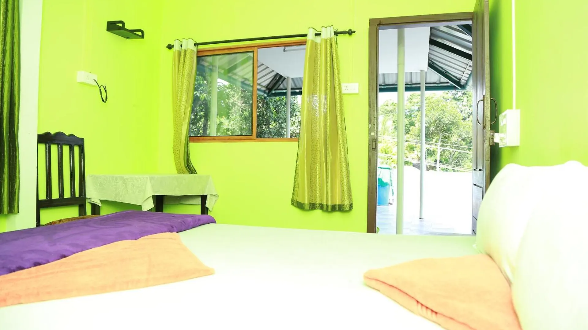 Dean Dale Cottages تيكَدِيْ الهند